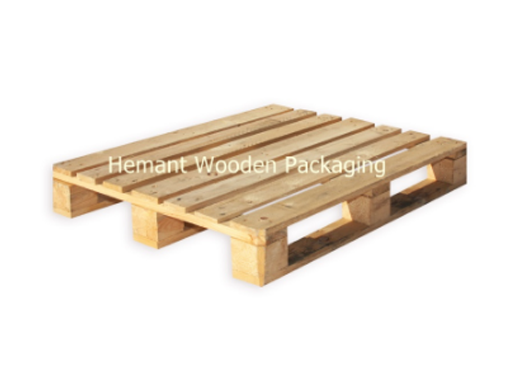 Pine wood four way pallets